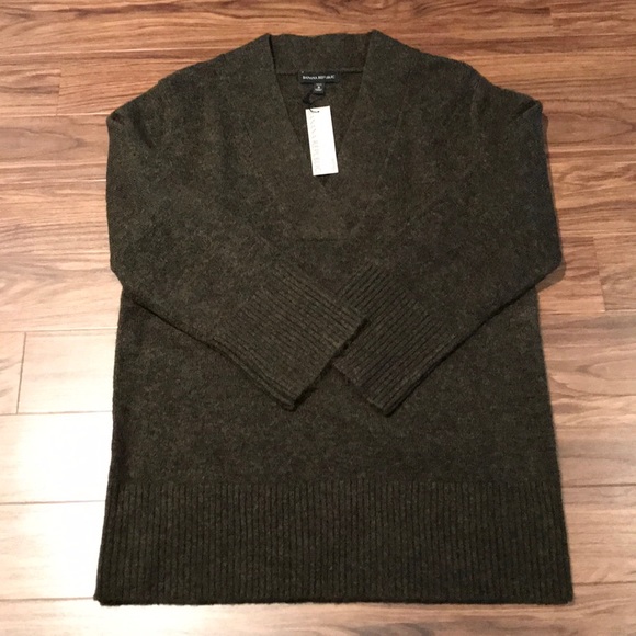 Gorgeous BR wool sweater - Picture 2 of 6